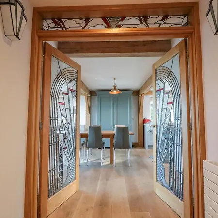 Hilltop House 호텔