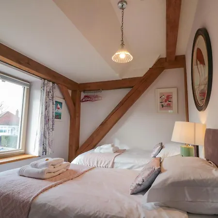 Hilltop House 호텔 *