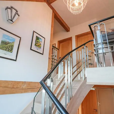 Hilltop House * 파일리